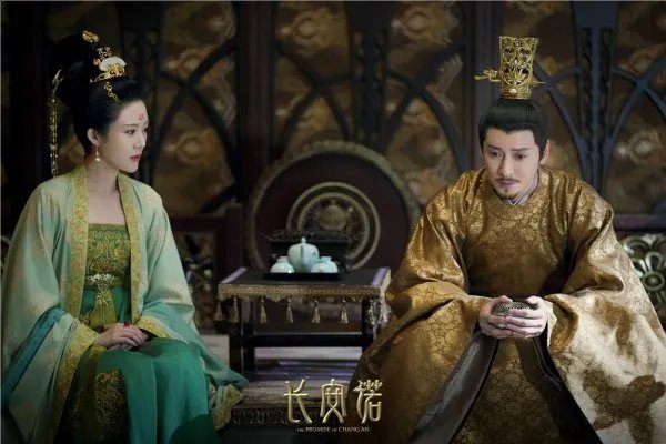 邬靖靖出道就被姑父捧红，如今的她怎样了？