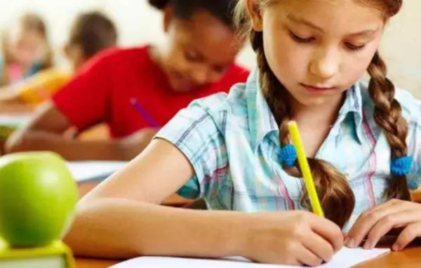 女孩收到清华录取通知书，说考砸了，究竟是为什么？