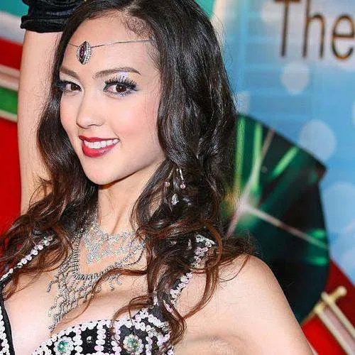 美女公寓管理员的介绍