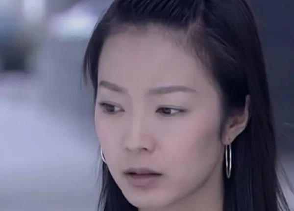 曾凭《魔幻手机》走红的刘希媛，却因说脏话被雪藏，如今怎么样？