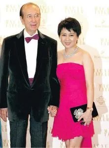 何鸿燊四太梁安琪怎么怀孕的多少岁嫁给赌王 梁安琪的传奇人生