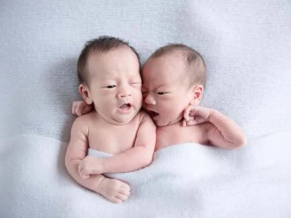 那些能怀上几胞胎的人上辈子是不是因为积了什么阴德才会这么幸运呢？