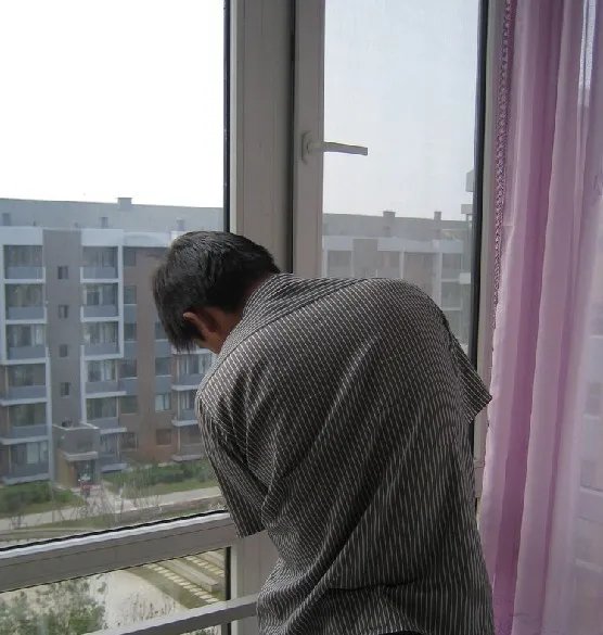 图解平开窗改内倒窗全程 不动声色的完美收工