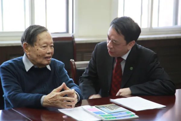 杨振宁被授予求是终身成就奖，但是为何很多人认为他对中国没起到应有的作用？