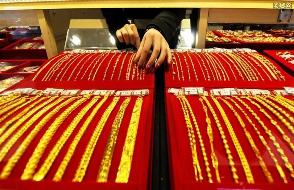 现在黄金价格多少钱一克 最新国内金价查询