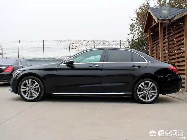 奔驰和宝马开起来有什么区别？