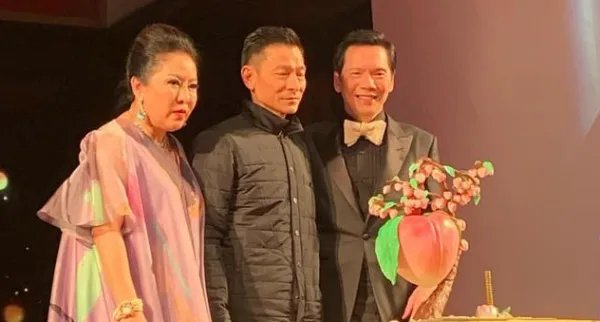 鲁豫问向华强：圈内请不动的艺人有谁？