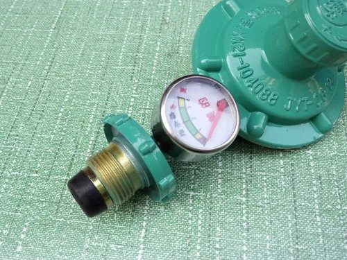 煤气灶减压阀如何调节