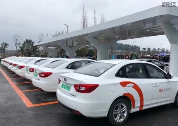 摩拜推出共享汽车 用户将无需切换APP即可使用