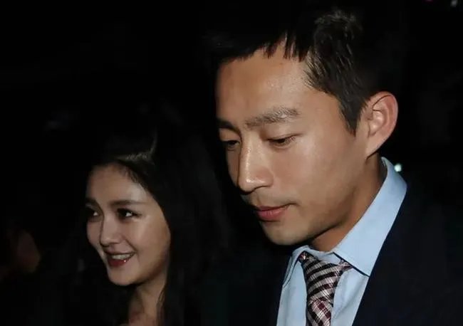 终究还是藏不住了,蔡康永逼出汪小菲和大S闪婚的原因,真相到底是什么?