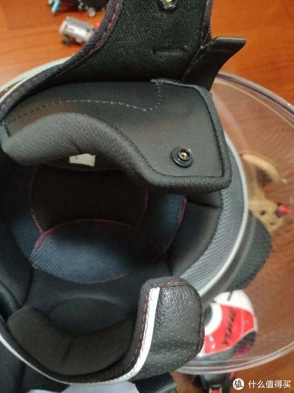 哪家头盔值得买？永恒、LS2、BEON三家对比测试