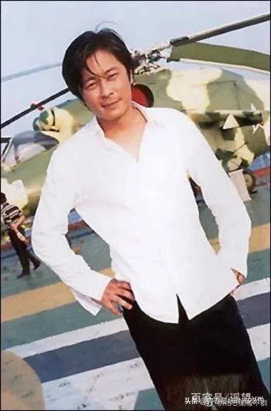 为什么98年的王杰和2000年的王杰变化那么大？