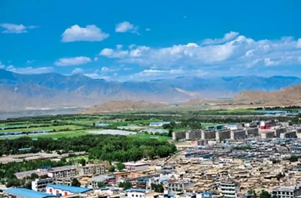 有人说再过北京市10年房价就会降一半，这事是真的吗？