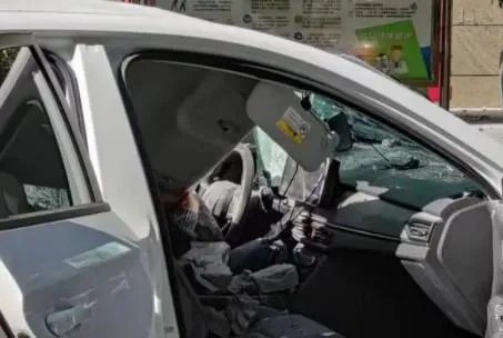 武汉高楼外墙脱落，网约车司机被砸身亡，谁该为司机的死负责？