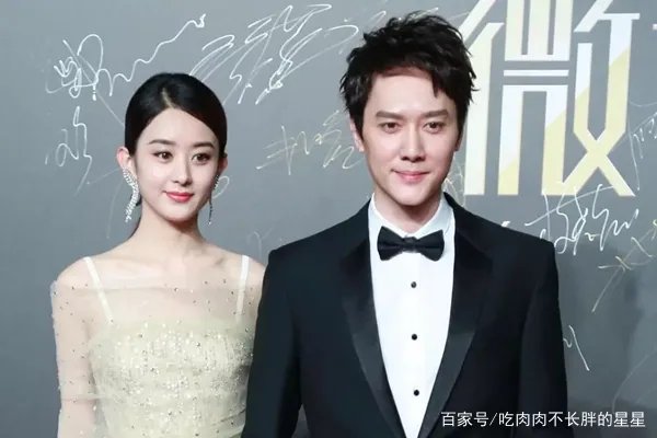 冯绍峰牵着赵丽颖散步自觉走外侧，有没有酸到网友？