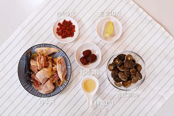 香菇炖鸡汤的做法 如何做香菇炖鸡汤