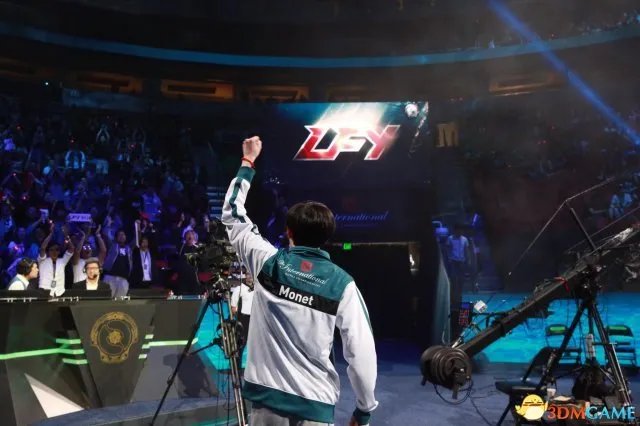 DOTA2 TI7淘汰赛第三日 NB、LFY会师胜者组决赛