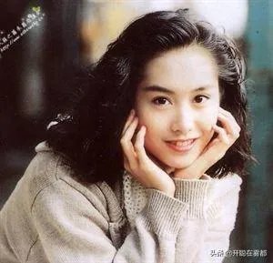 谁手机里有美女美景图片，能不能分享让大家看看？