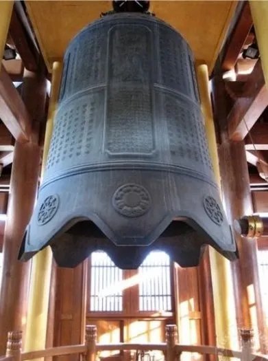 静安寺的钟怎么掉下来了？