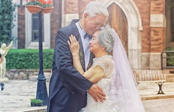 八旬老夫妻相约捐赠遗体，爱情最美的样子是什么？