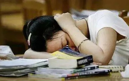 安徽女生高考后跳楼，为何那一瞬间，很多人不敢看？