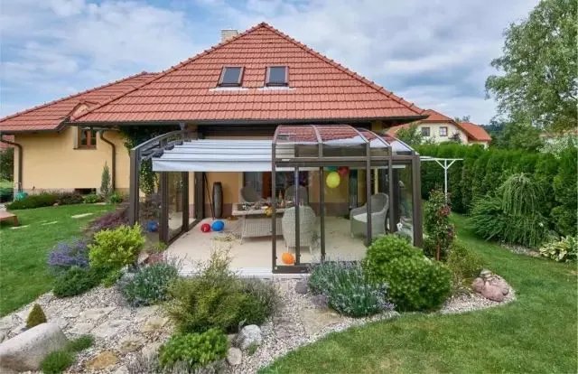 冬日里的花园阳光房，尽享暖暖的春色