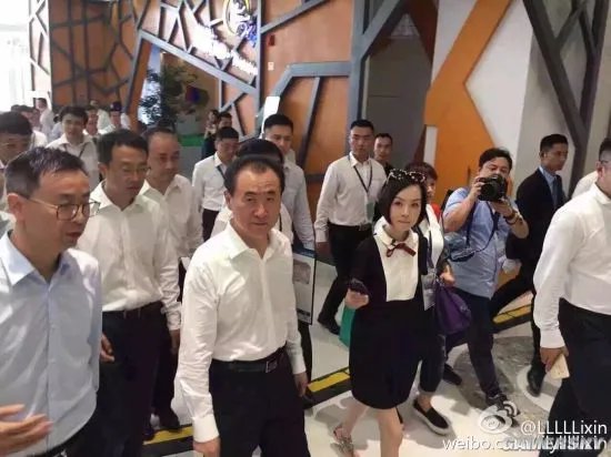 中国首富王健林现身熊猫TV 人气爆棚超30万观众