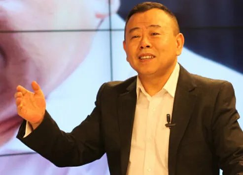 潘长江女婿身份曝光，背景大有来头，难怪女儿被称“潘十亿”，他女婿是谁？