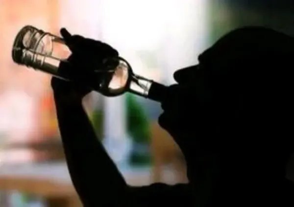 重庆男子酒后坠楼身亡，同饮者赔偿17万，怎样看待这一结果？