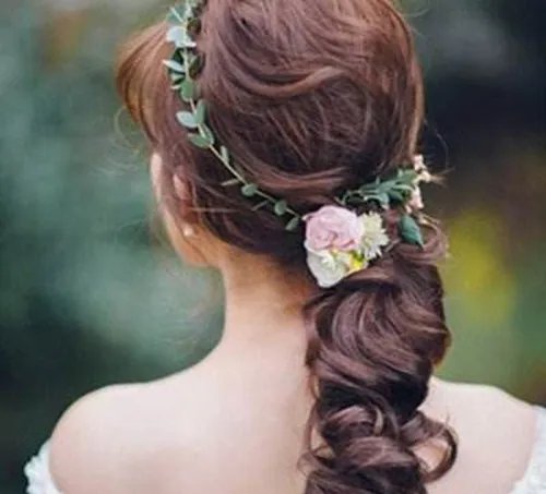 圆脸适合什么新娘发型图片  圆脸适合什么新娘造型