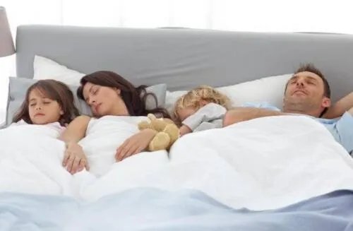 不爱了但是舍不得分手怎么办 男人对妻子没感情为啥不离婚