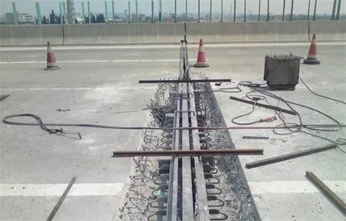 伸缩缝怎么设置