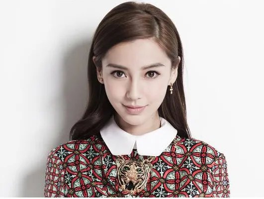 杨颖给雷佳音颁奖时，雷佳音为什么一脸懵？