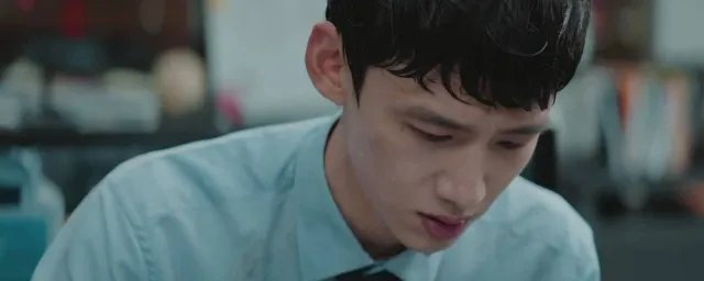 平凡的荣耀孙弈秋身份是什么