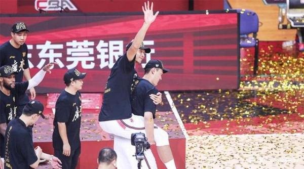 易建联在广东队的时候，一共拿到过多少个总决赛MVP呢？