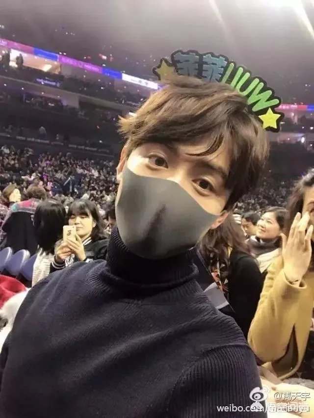 张学友演唱会大咖云集，明星追星比普通人还疯狂吗？