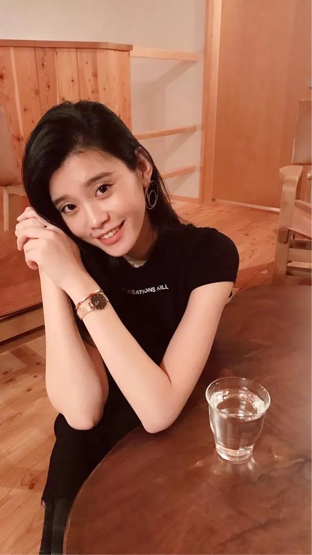 你怎么看“谢娜分析维密奚梦瑶摔倒真正原因”？