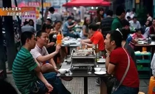 襄阳有哪些美食街，有哪些特色菜？