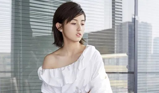 张子枫八卦罕见短裙照曝光:张子枫短裙颜值令人心动