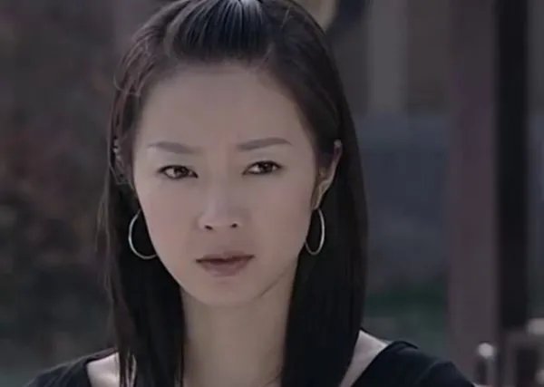 曾凭《魔幻手机》走红的刘希媛，却因说脏话被雪藏，如今怎么样？