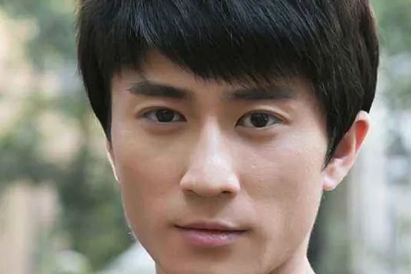 男生圆脸适合什么发型？