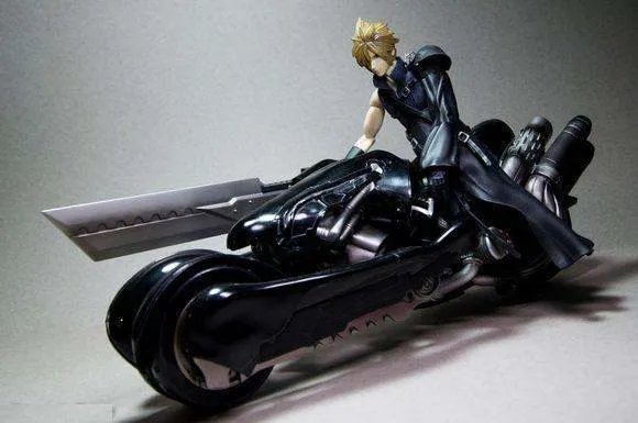 最终幻想中克劳德的重机车叫什么?