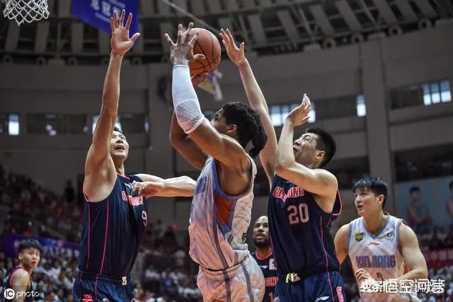 周琦加盟新疆男篮后，明年可能还广东一个4：0吗，你认为呢？