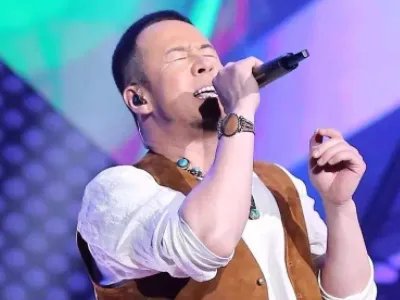 杨坤发行新专辑《美好故事》，携手蔡健雅演绎出怎样的风格？