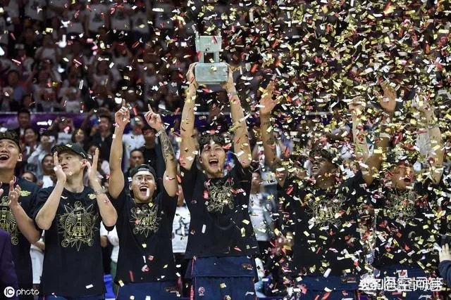 周琦加盟新疆男篮后，明年可能还广东一个4：0吗，你认为呢？