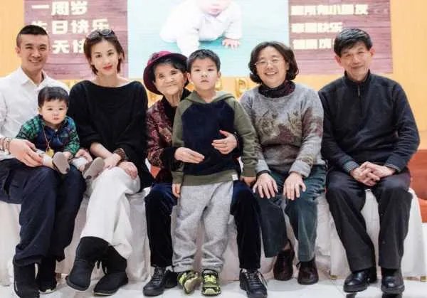 黄圣依与杨子婚姻能够长久，单单是她能给杨子安全感和力量吗？