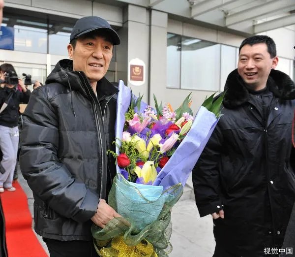 为什么陈婷能成为张艺谋背后的女人,是隐忍还是爱?