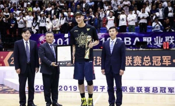 易建联在广东队的时候，一共拿到过多少个总决赛MVP呢？