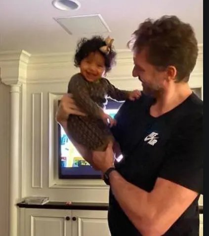 加索尔妻子有多美？