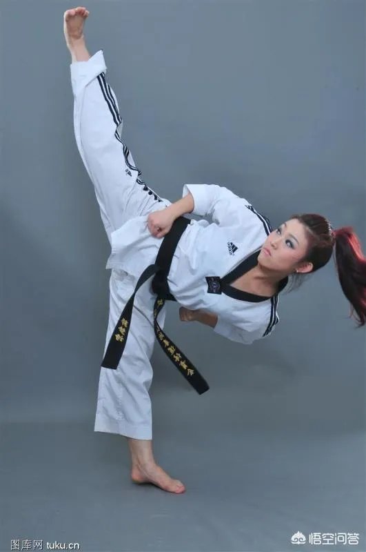 空手道和跆拳道有什么区别，看上去差不多？